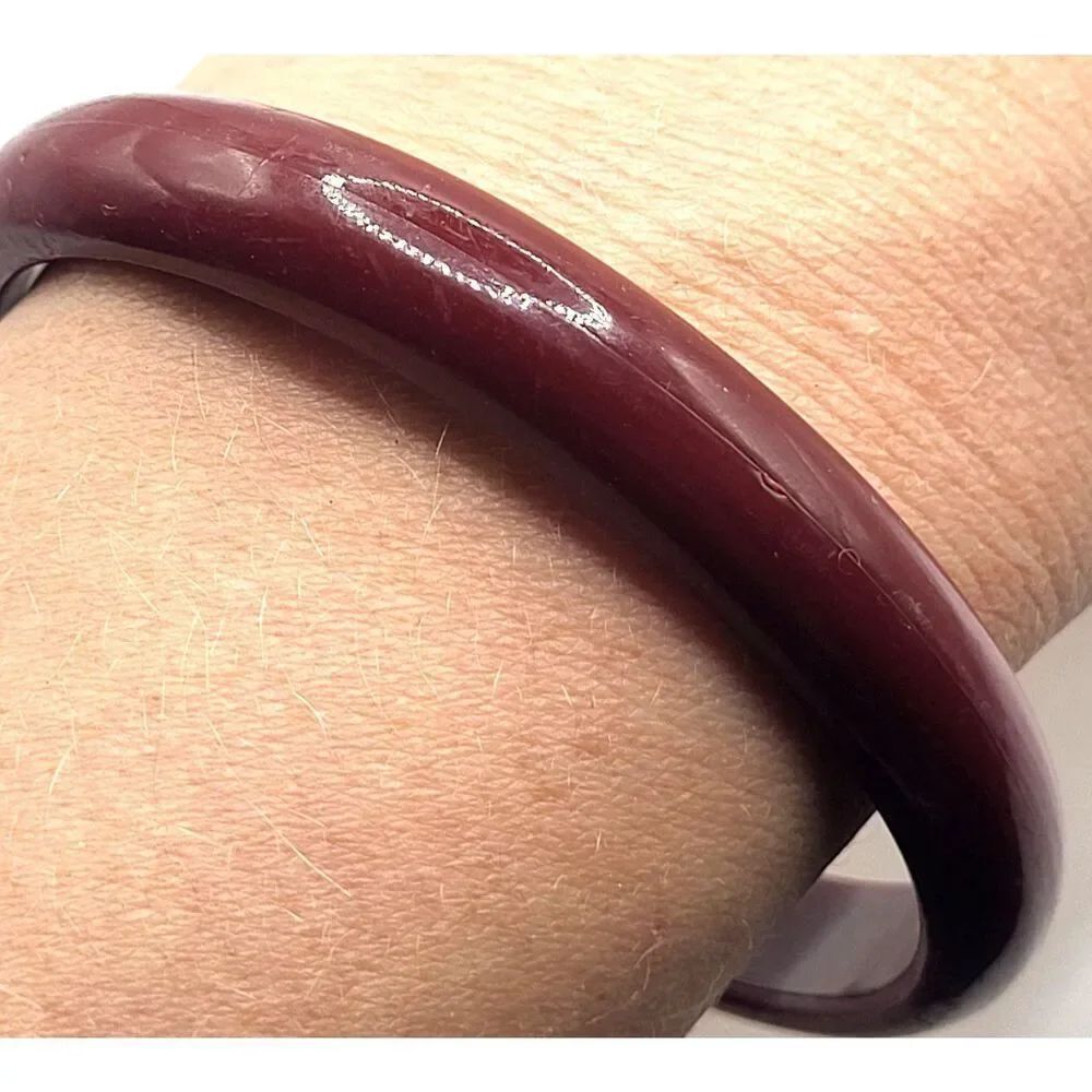 Estate Vintage 90s Bohemian Maroon Acrylic Bangle Bracelet 2.6in dia